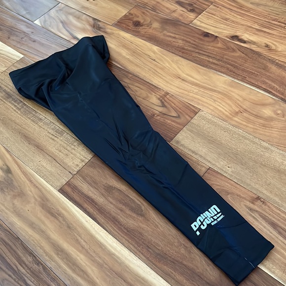 Pound Rockout Workout Shiny Leggings - Picture 4 of 7